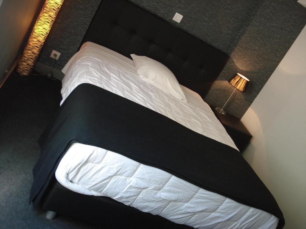 Hotel La Fayette Rochefort Ruang foto